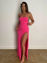 Neckholder-Maxikleid mit offenem Rücken und Schlitz